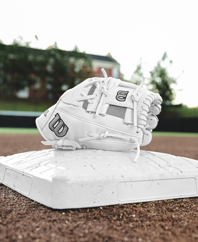 2024-2025 A1000® H12 12” Infield Fastpitch Softball Glove Image 2 of 9