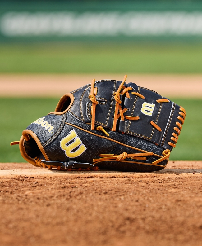 2026 A2000® Classics Series B125SS 12.5” Pitcher Baseball Glove