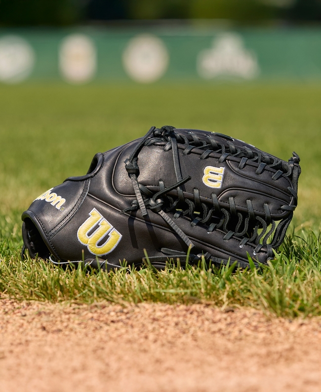 2026 A2000® Classics Series OT7 12.75” Outfield Baseball Glove