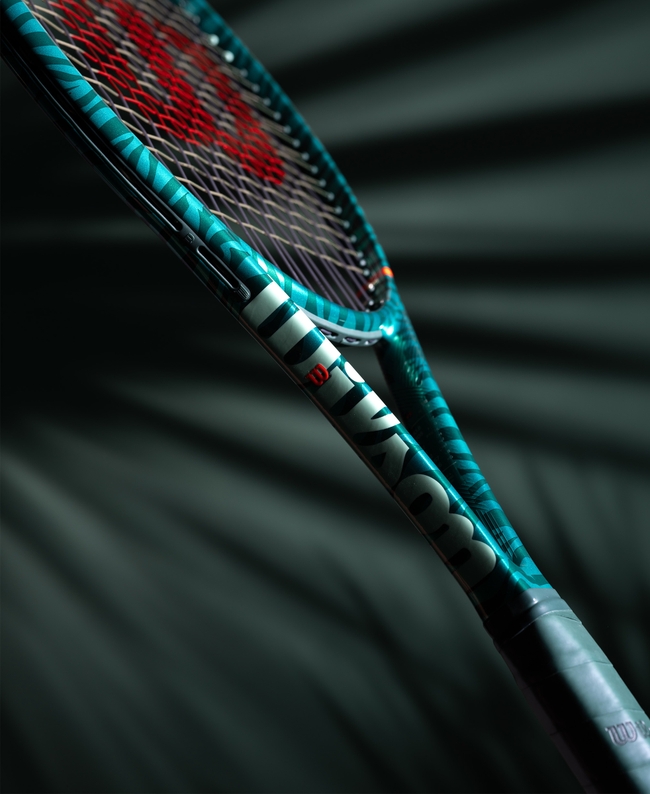Tiger Blade 98 16x19 V10 Tennis Racket | Wilson Sporting Goods