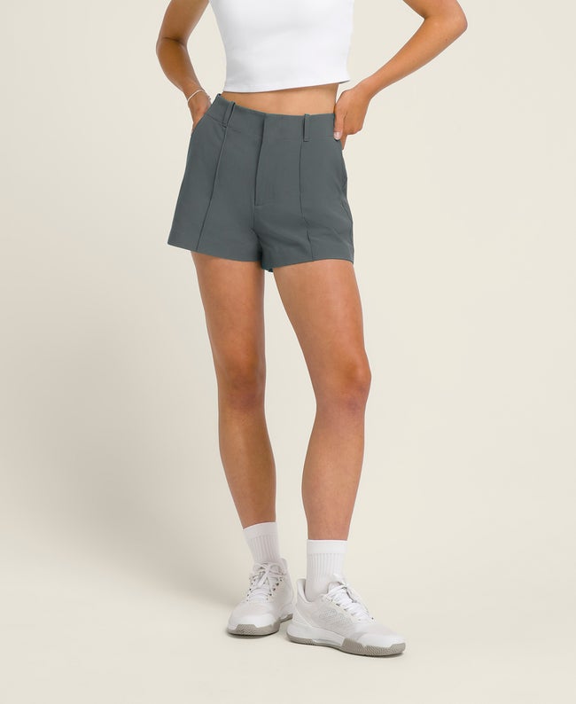 

Wilson Women's Pintuck Short - Size 6