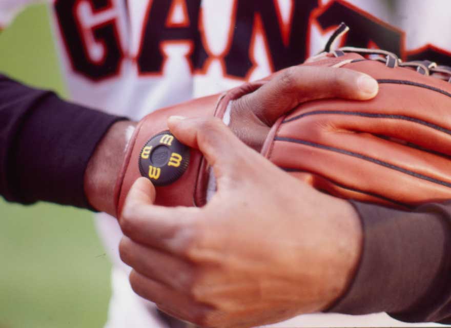 Old wilson sales baseball gloves